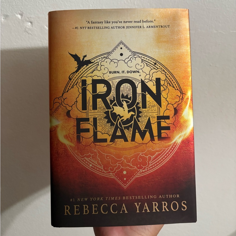 Iron Flame: Empyrean Series Book Two/ New with no marks